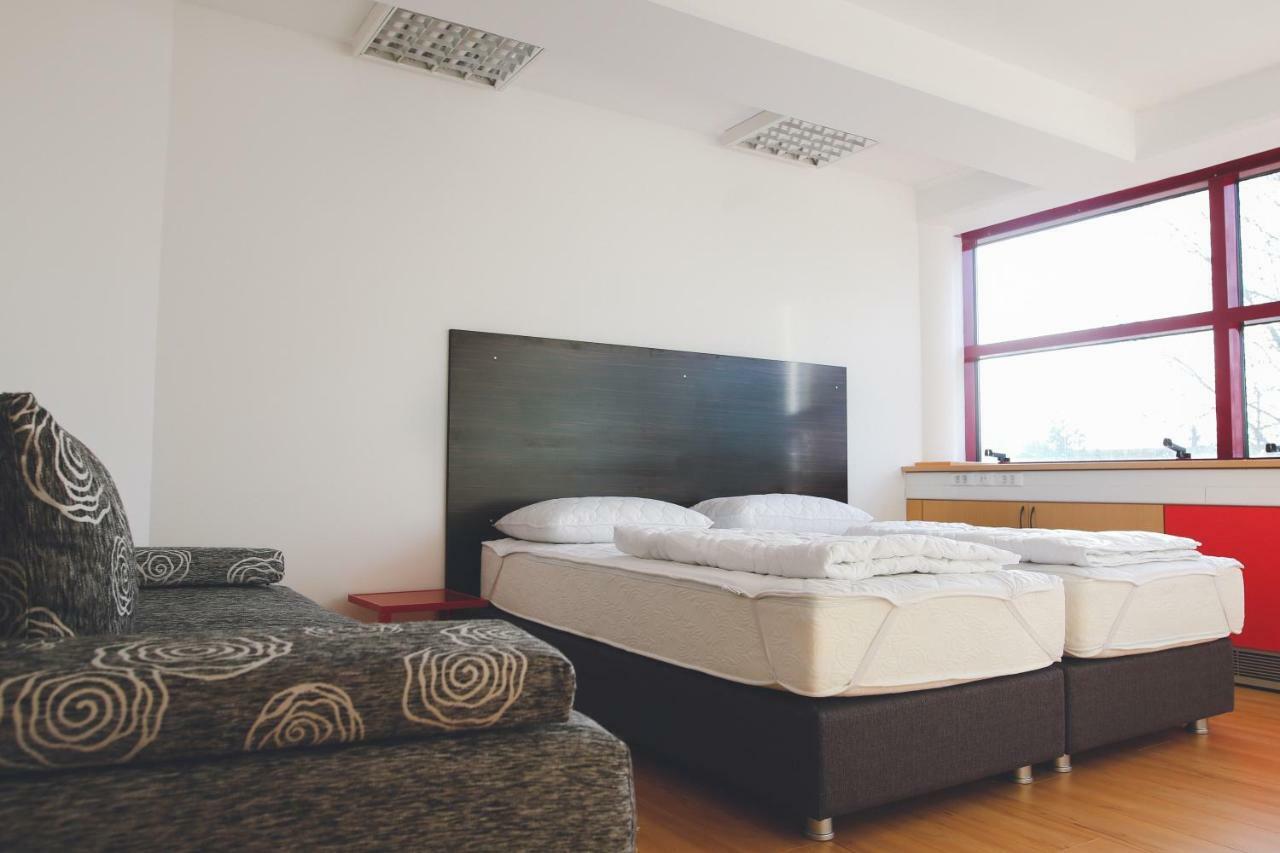 Hostel Omnibus Čakovec Eksteriør billede